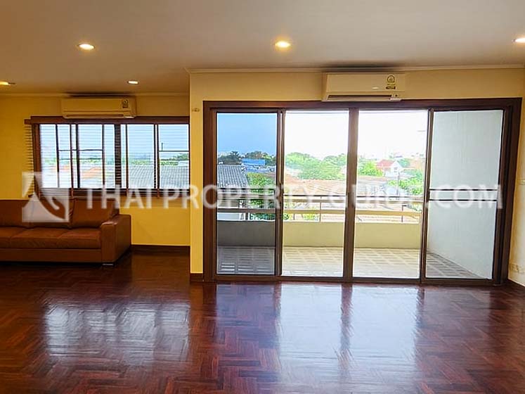 Condominium in Nichada Thani 